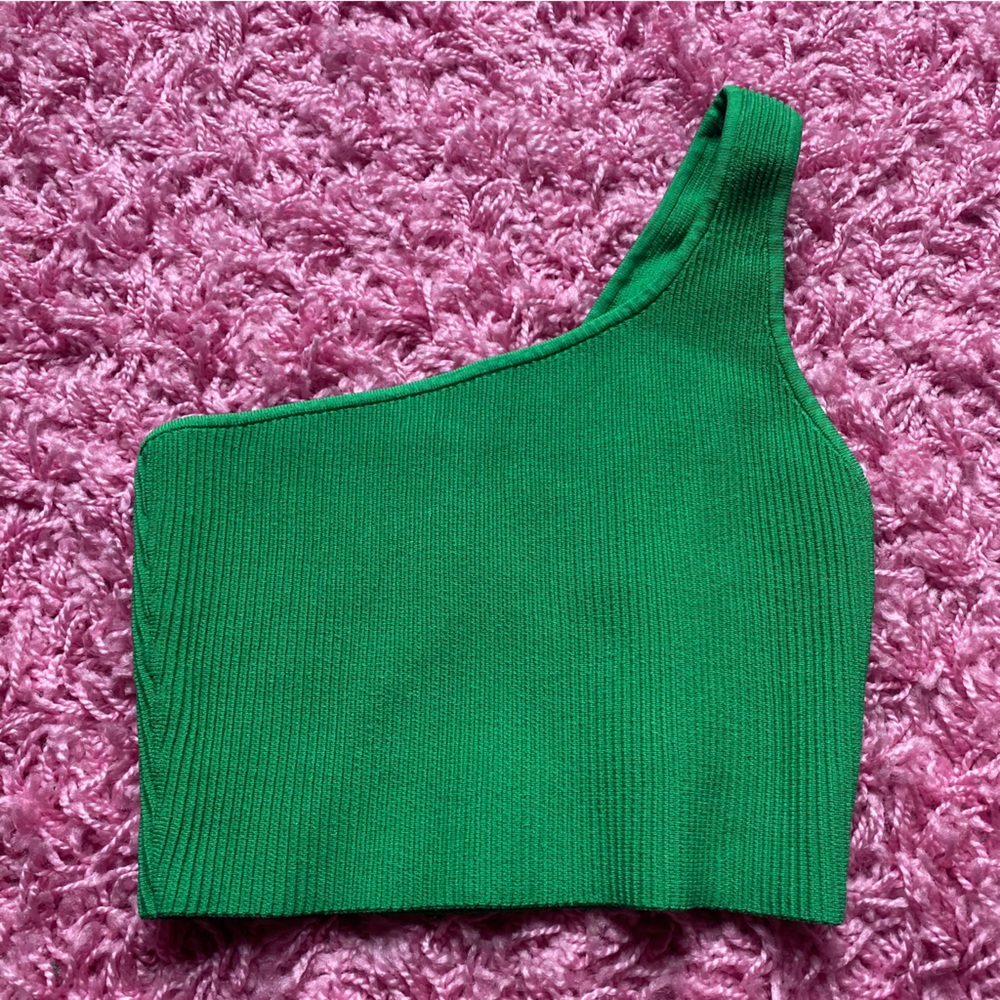 Aritzia Babaton Sculpt Knit One Shoulder Cropped Tank Size M
